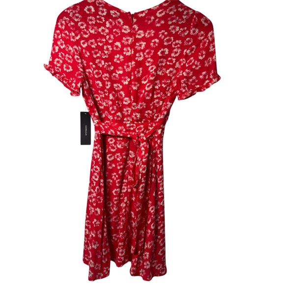 LULUS GARDEN EXPLORER RED WHITE FLORAL PRINT MINI DRESS SIZE XS BRAND NEW - Picture 3 of 7